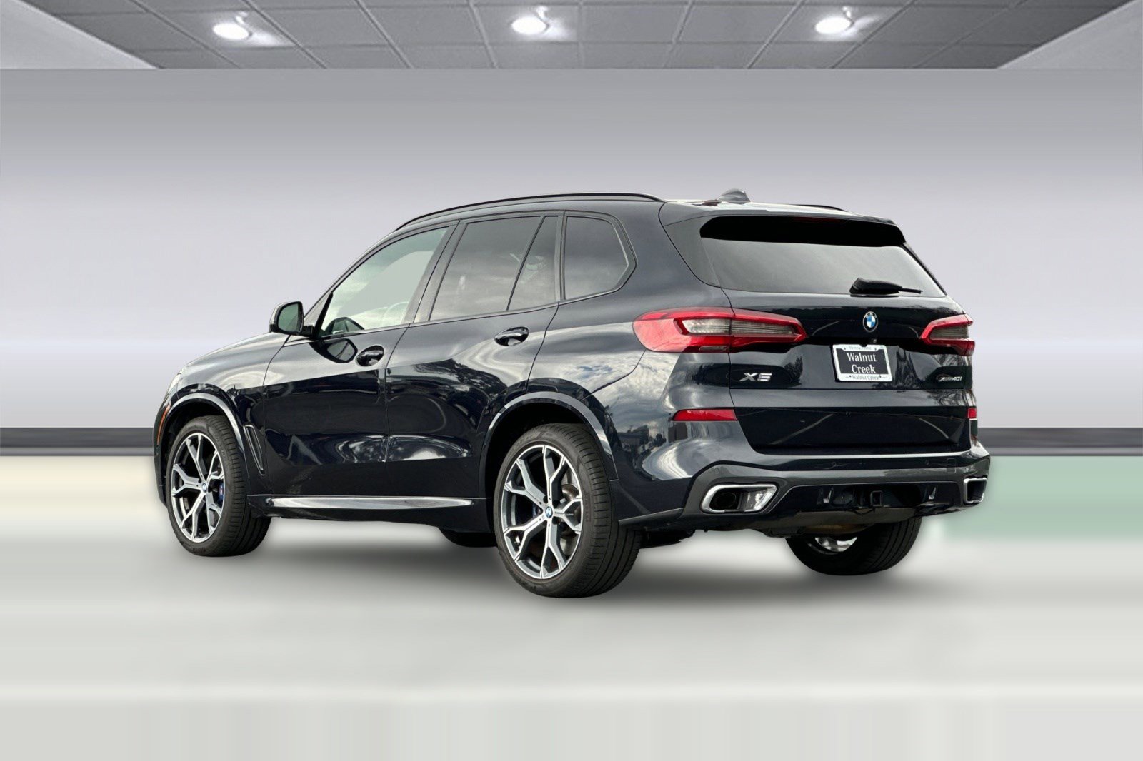 Used 2019 BMW X5 xDrive40i w/ M Sport Package image 3