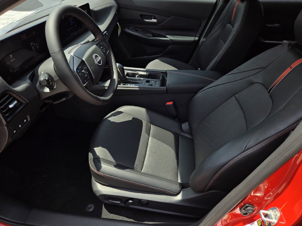 New 2026 Nissan Sentra SR w/ SR Premium Package FWD image 18