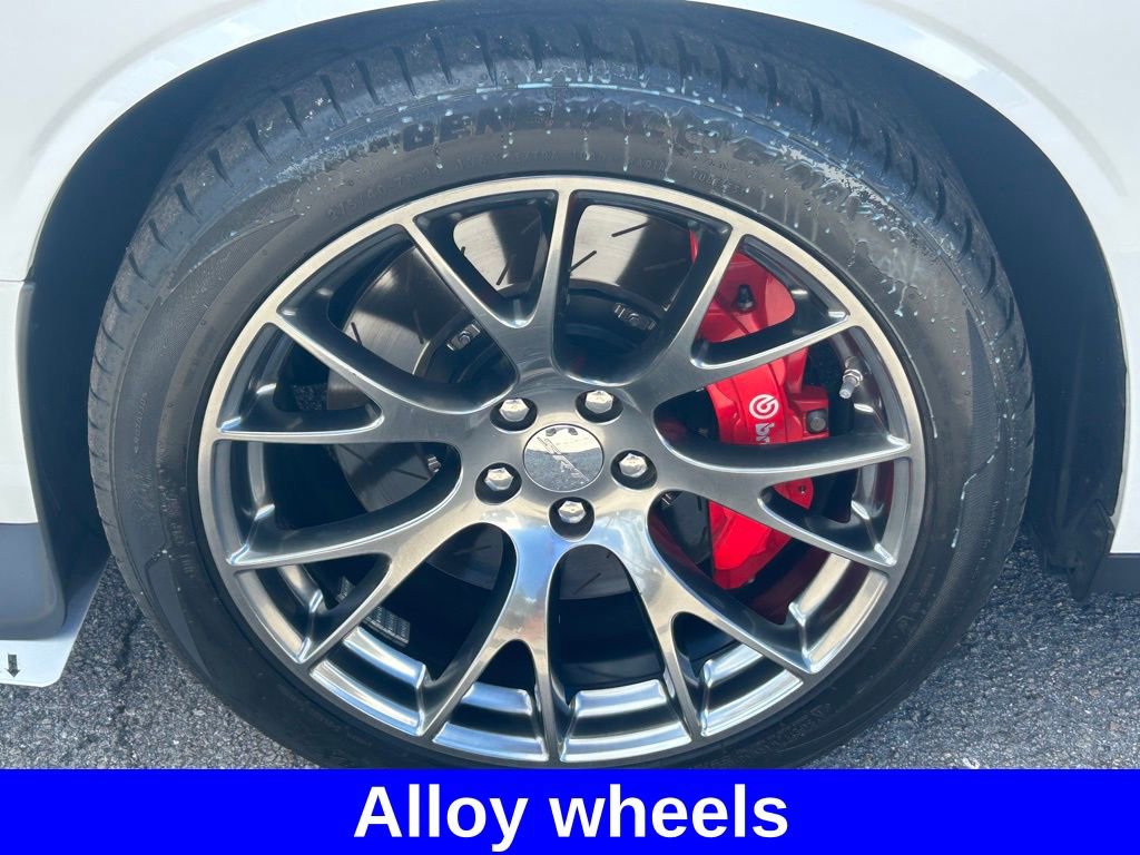 Used 2015 Dodge Challenger SRT image 18