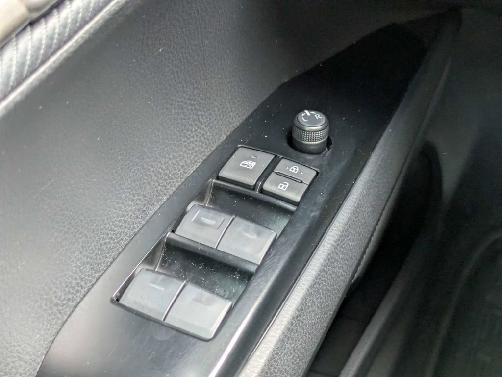 Used 2025 Toyota Camry SE FWD image 24
