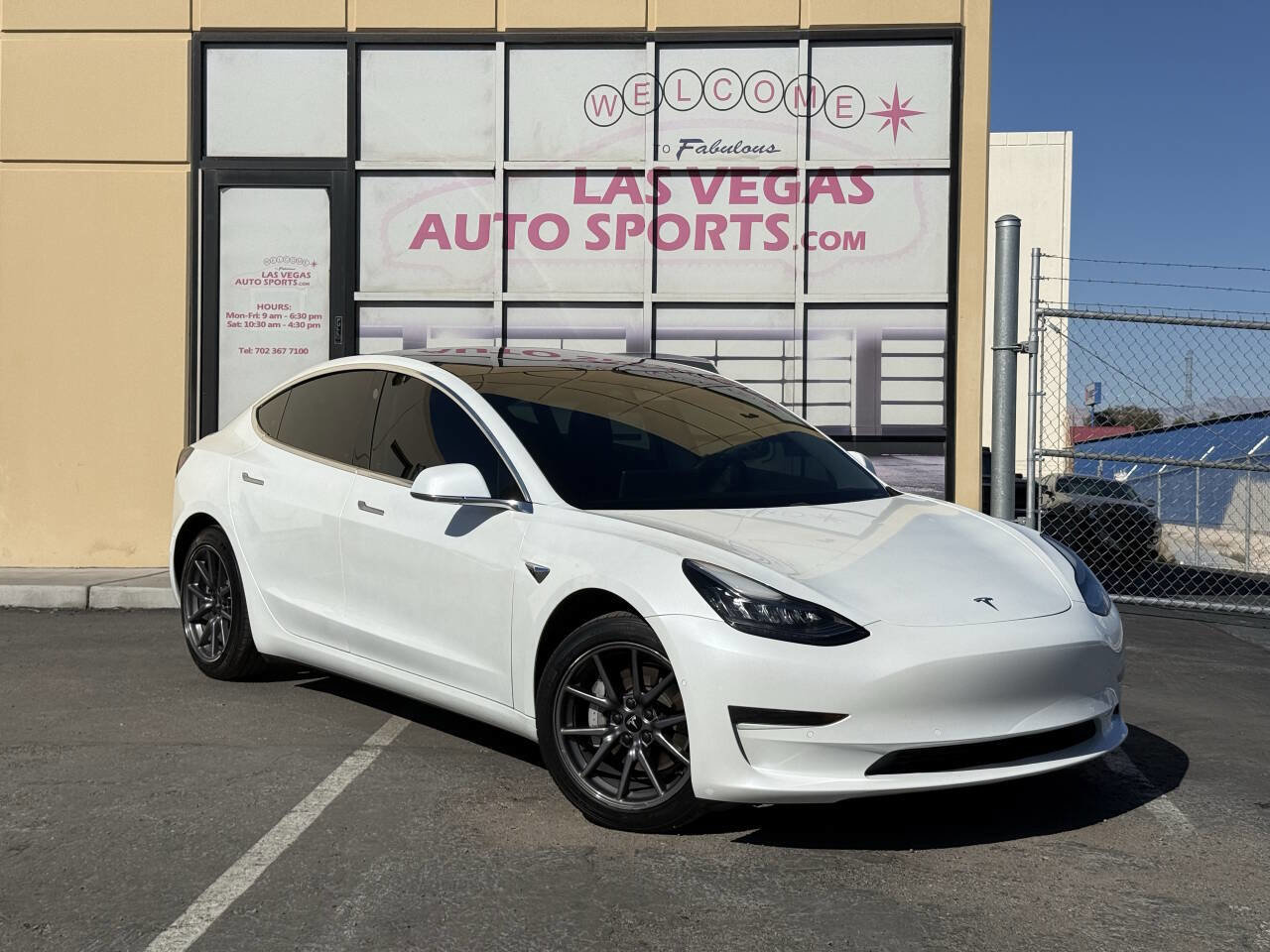 Used 2020 Tesla Model 3 Standard Range Plus image 2