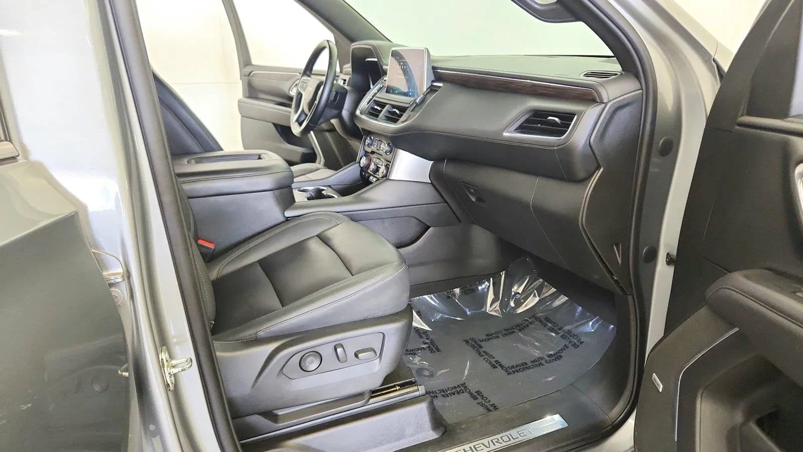 Used 2023 Chevrolet Tahoe LT AWD/4WD image 29