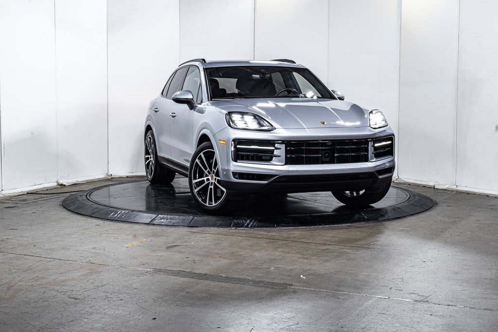 Certified 2025 Porsche Cayenne image 9