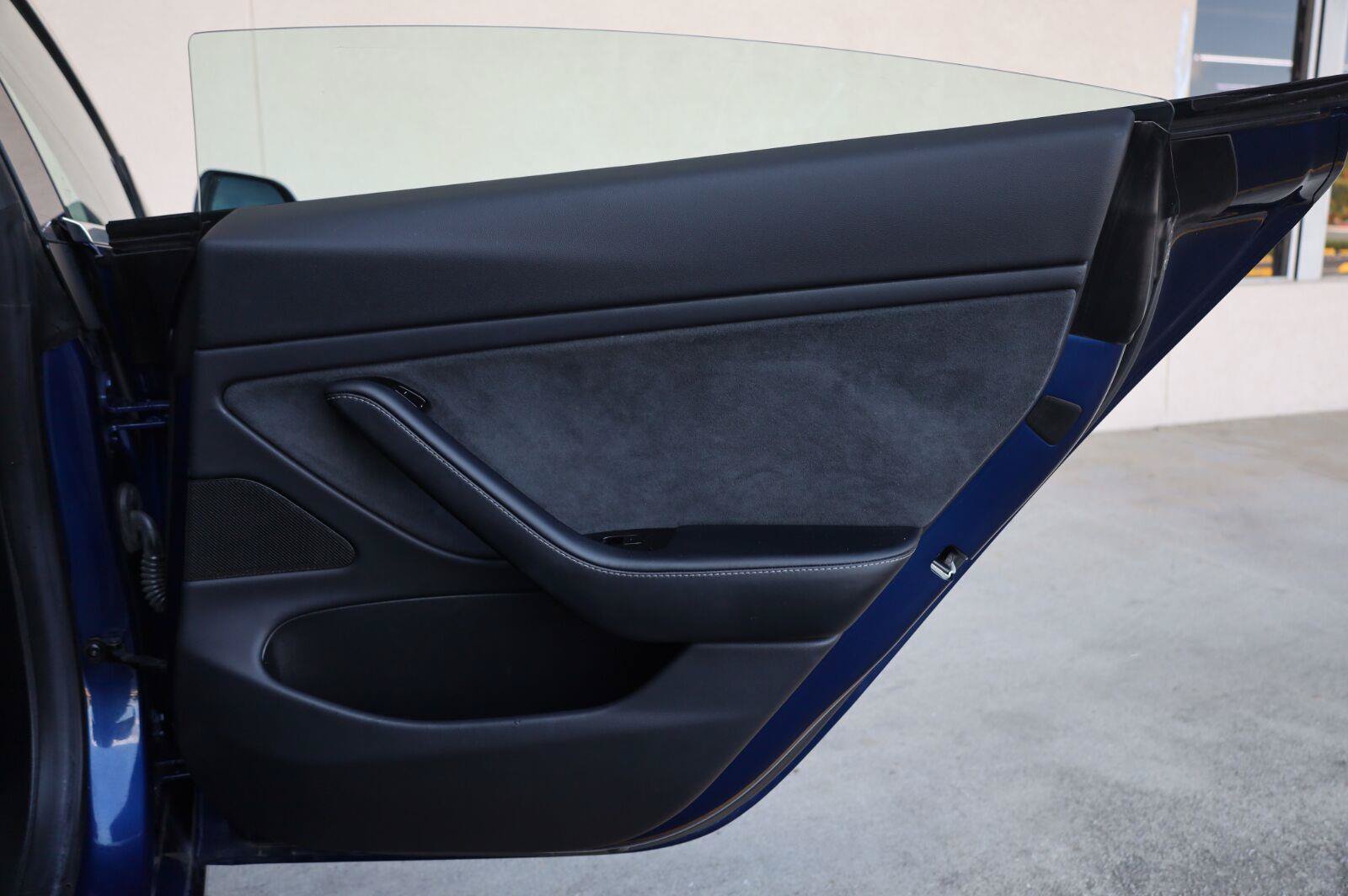 Used 2018 Tesla Model 3 Long Range RWD image 22