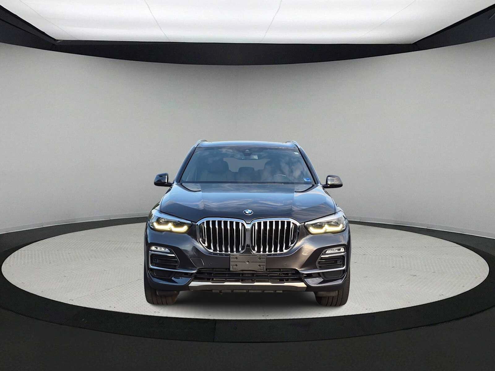 Used 2019 BMW X5 xDrive40i w/ Premium Package 2 AWD/4WD image 3