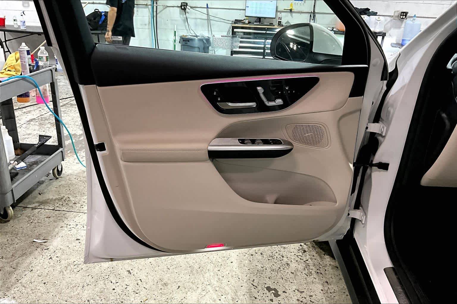Used 2025 Mercedes-Benz GLC 300 4MATIC image 21