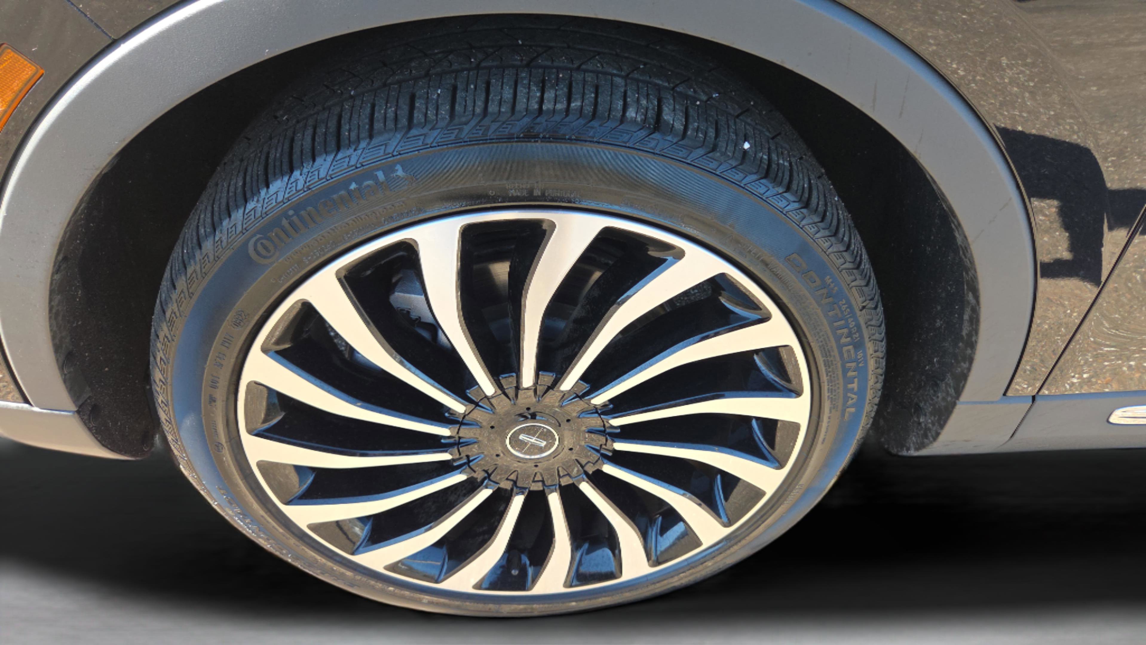 Used 2022 Lincoln Nautilus Black Label w/ Cargo Utility Package image 32