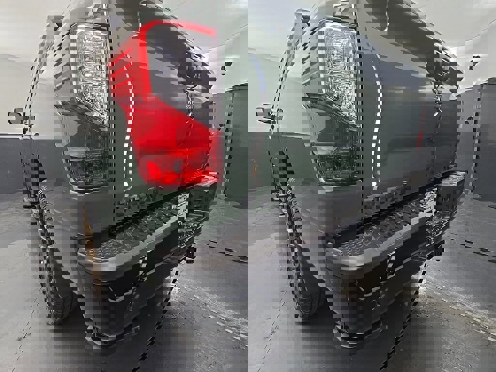 Used 2024 Nissan Titan SV w/ SV Bronze Edition Package image 48