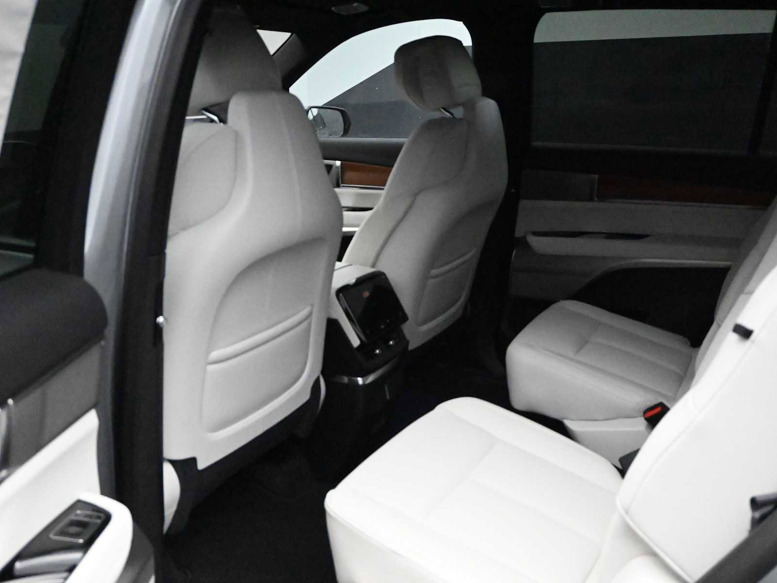 New 2026 Cadillac Vistiq Sport image 18