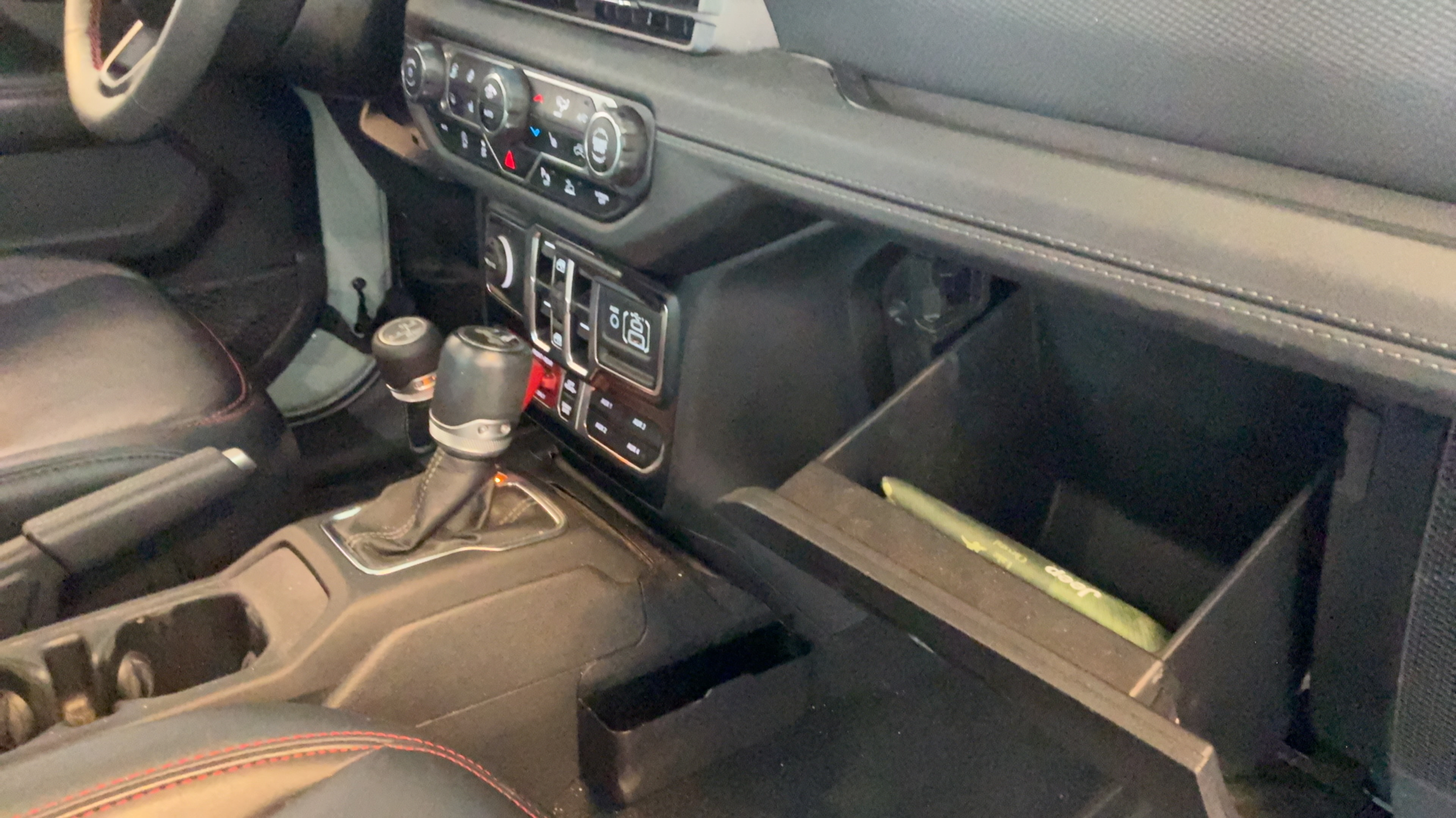 Used 2024 Jeep Wrangler Unlimited Rubicon AWD/4WD image 49