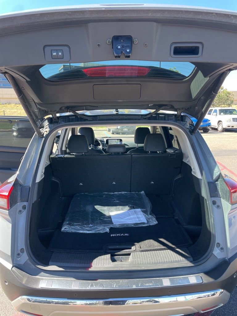 Used 2022 Nissan Rogue Platinum w/ Head-Up Display Package image 15