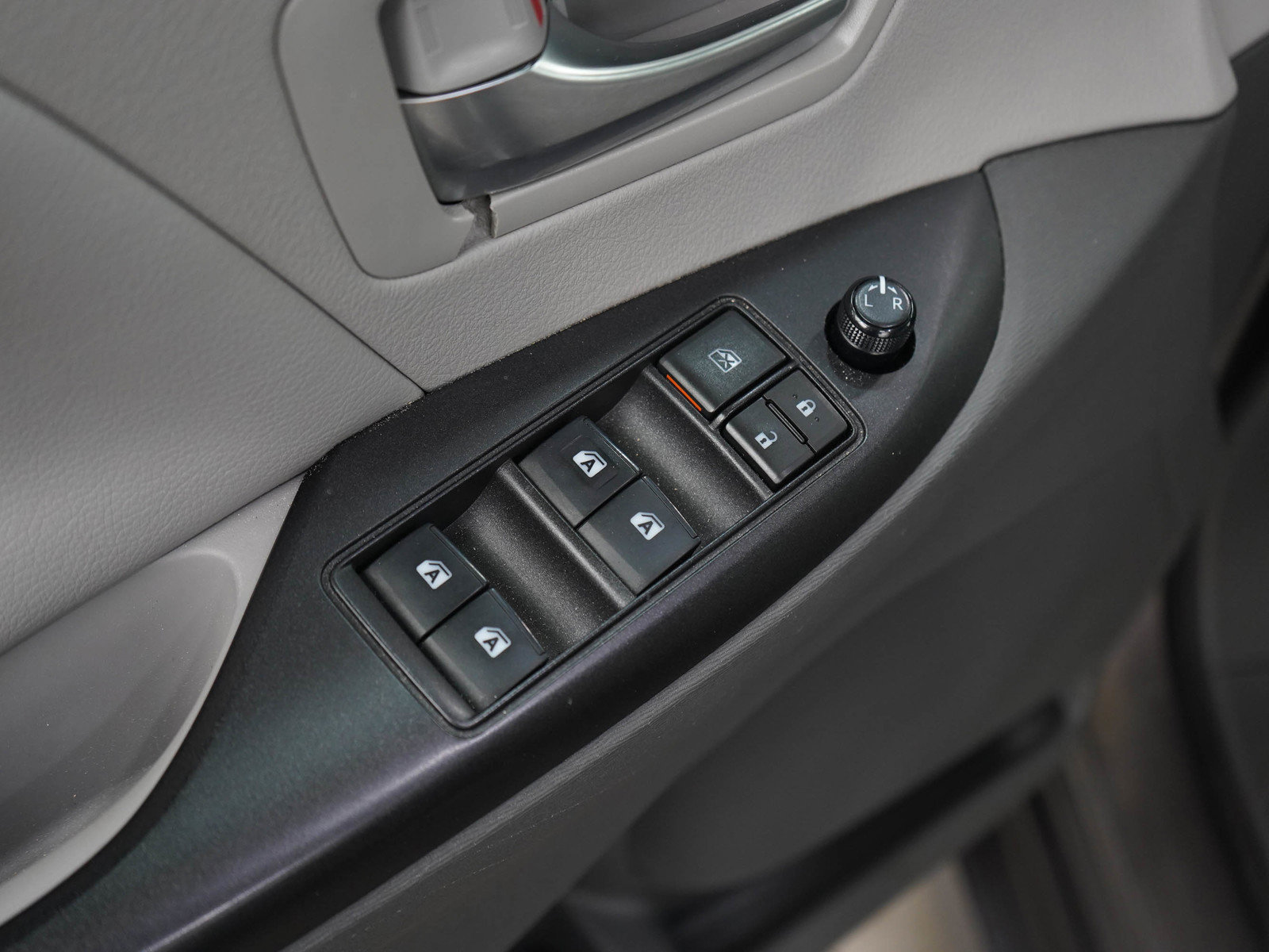 Used 2020 Toyota Sienna LE AWD/4WD image 20