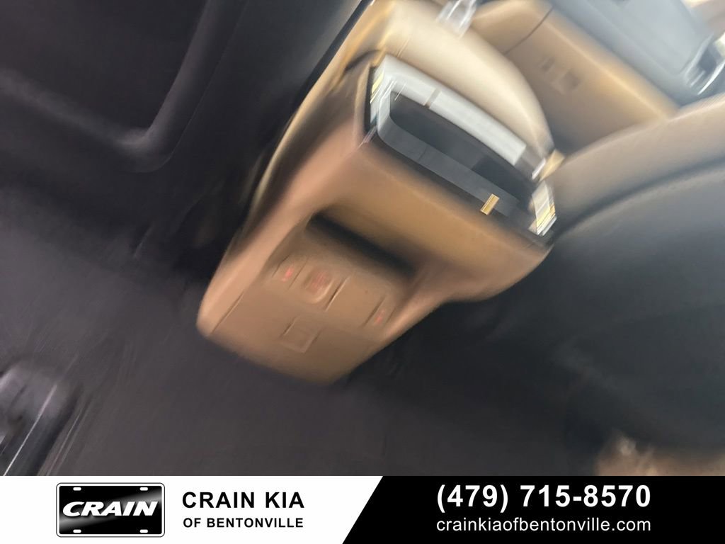Used 2016 Kia Sedona EX FWD image 41