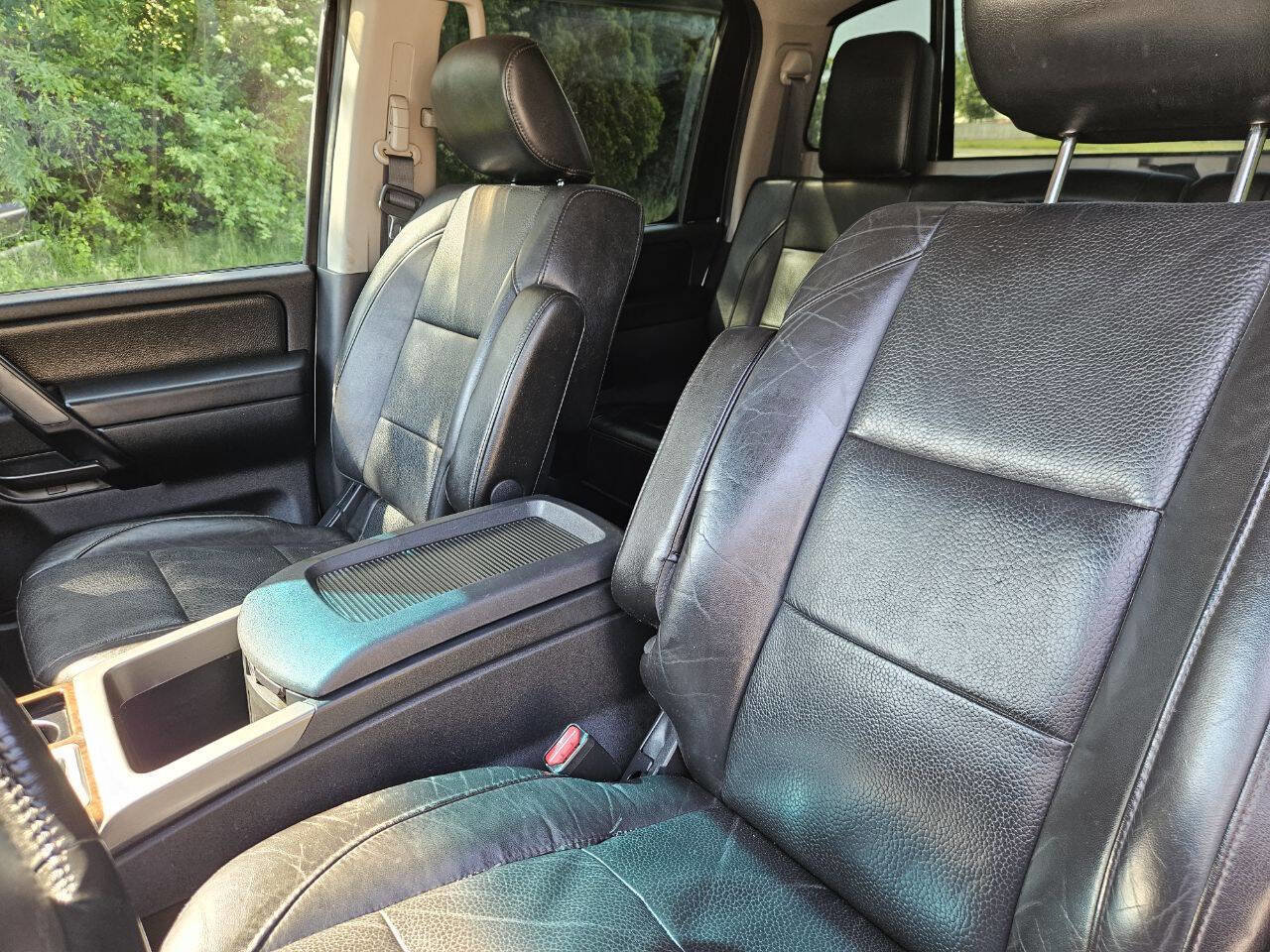 Used 2012 Nissan Titan SL w/ SL Technology Pkg AWD/4WD image 11