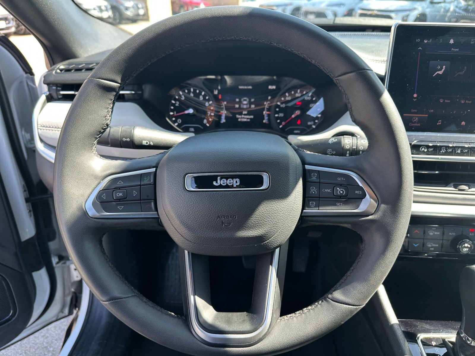 Used 2025 Jeep Compass Limited AWD/4WD image 29