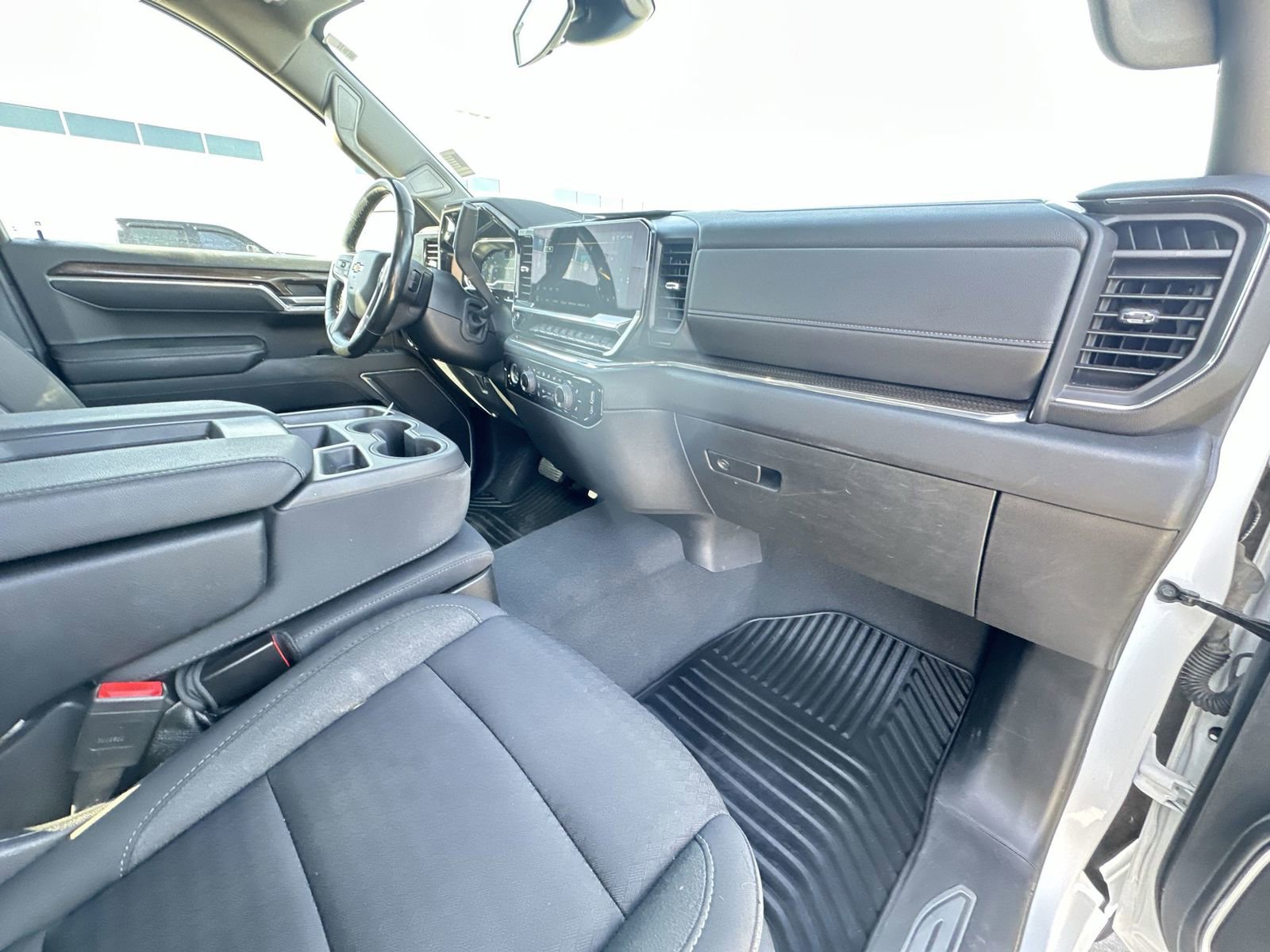 Used 2023 Chevrolet Silverado 1500 LT AWD/4WD image 28