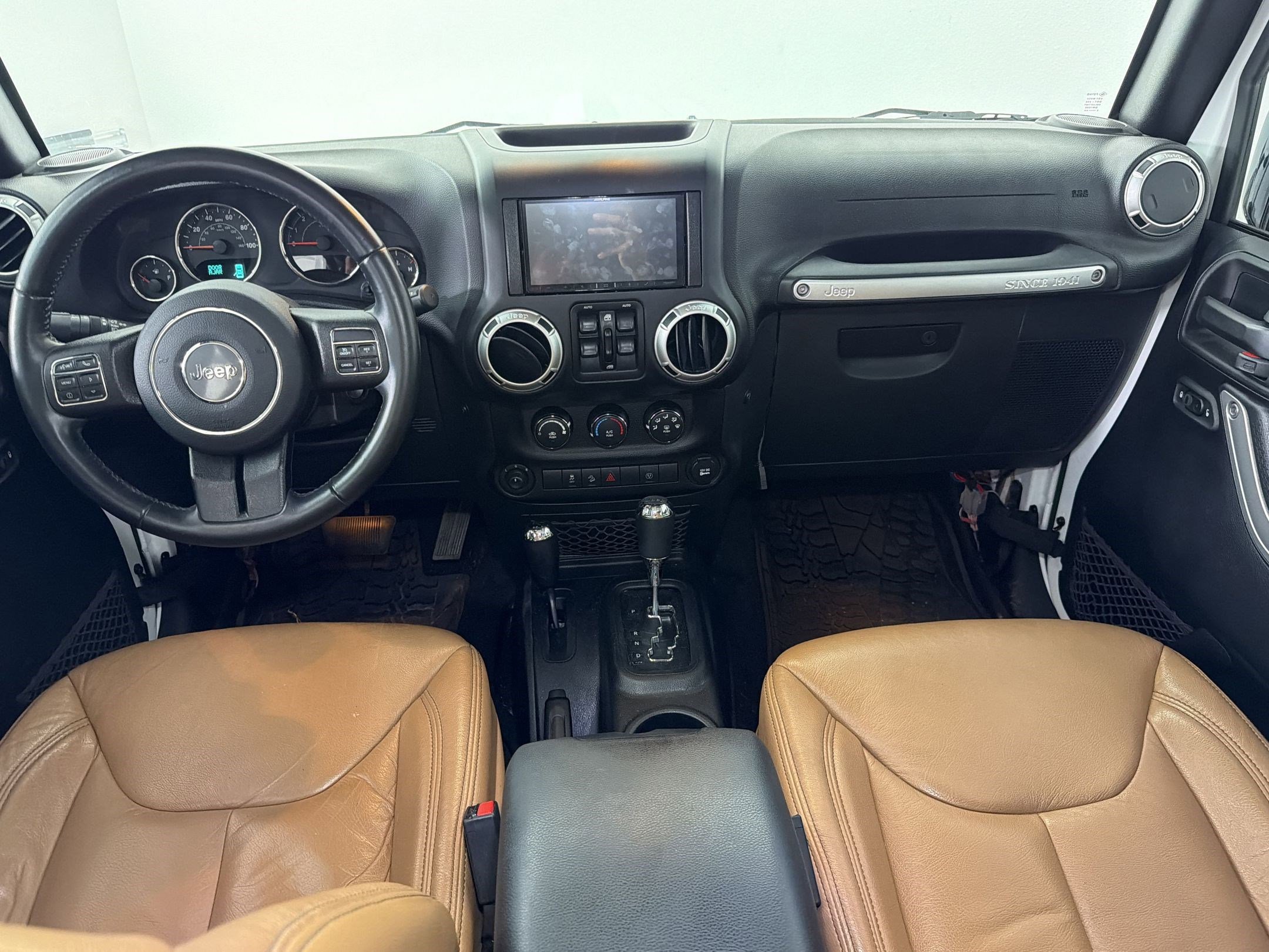 Used 2018 Jeep Wrangler Unlimited Rubicon w/ Connectivity Group AWD/4WD image 15