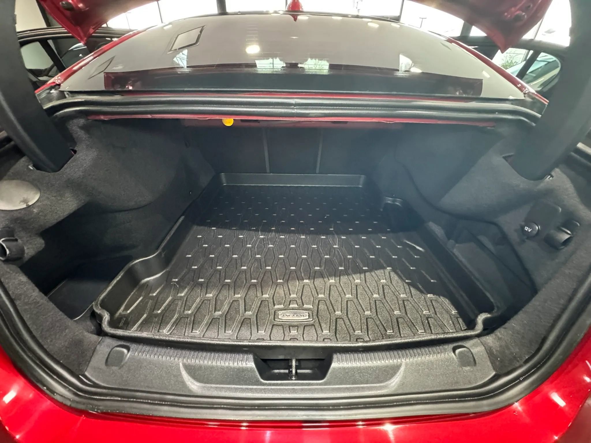 Used 2018 Jaguar XE Premium AWD/4WD image 20