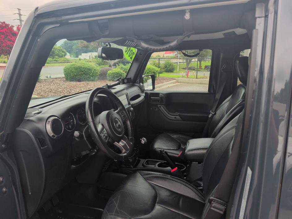 Used 2018 Jeep Wrangler Unlimited Sahara AWD/4WD image 8