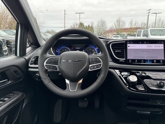 New 2026 Chrysler Pacifica Select AWD/4WD image 11