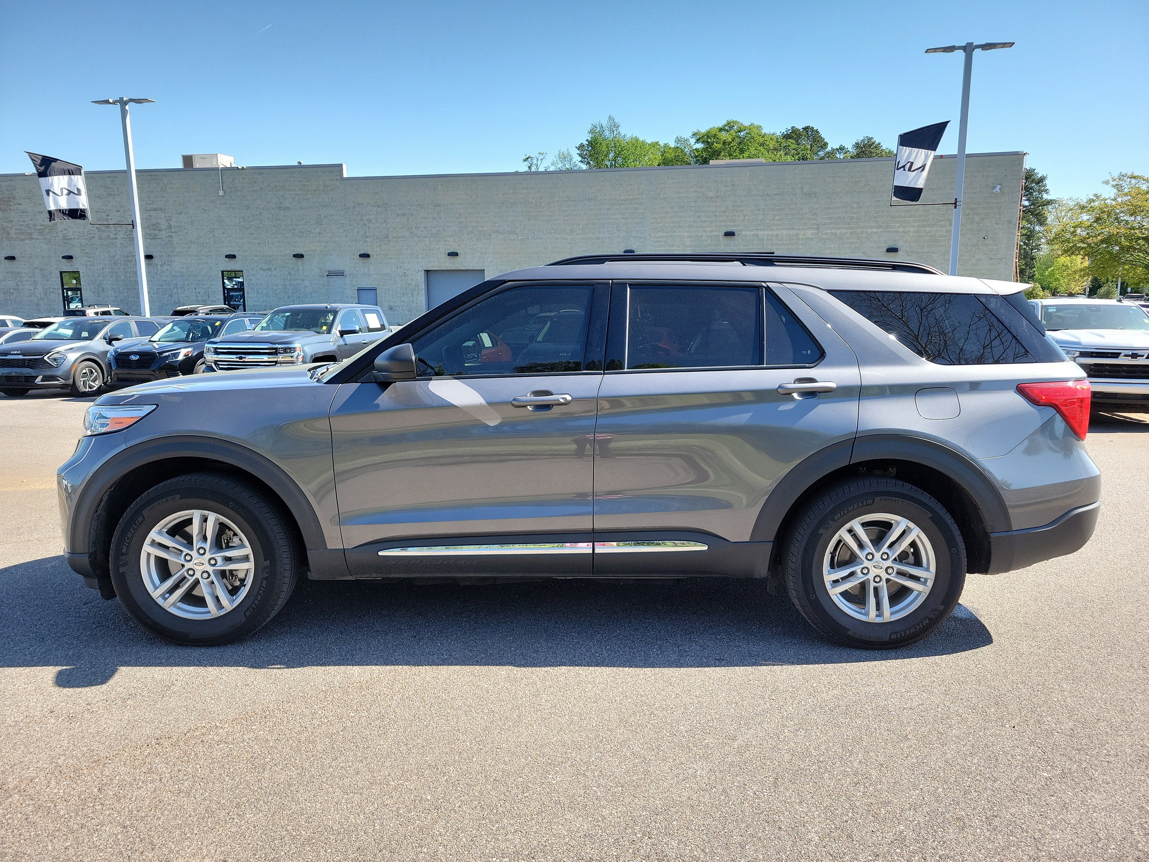 Used 2022 Ford Explorer XLT w/ Equipment Group 202A image 24