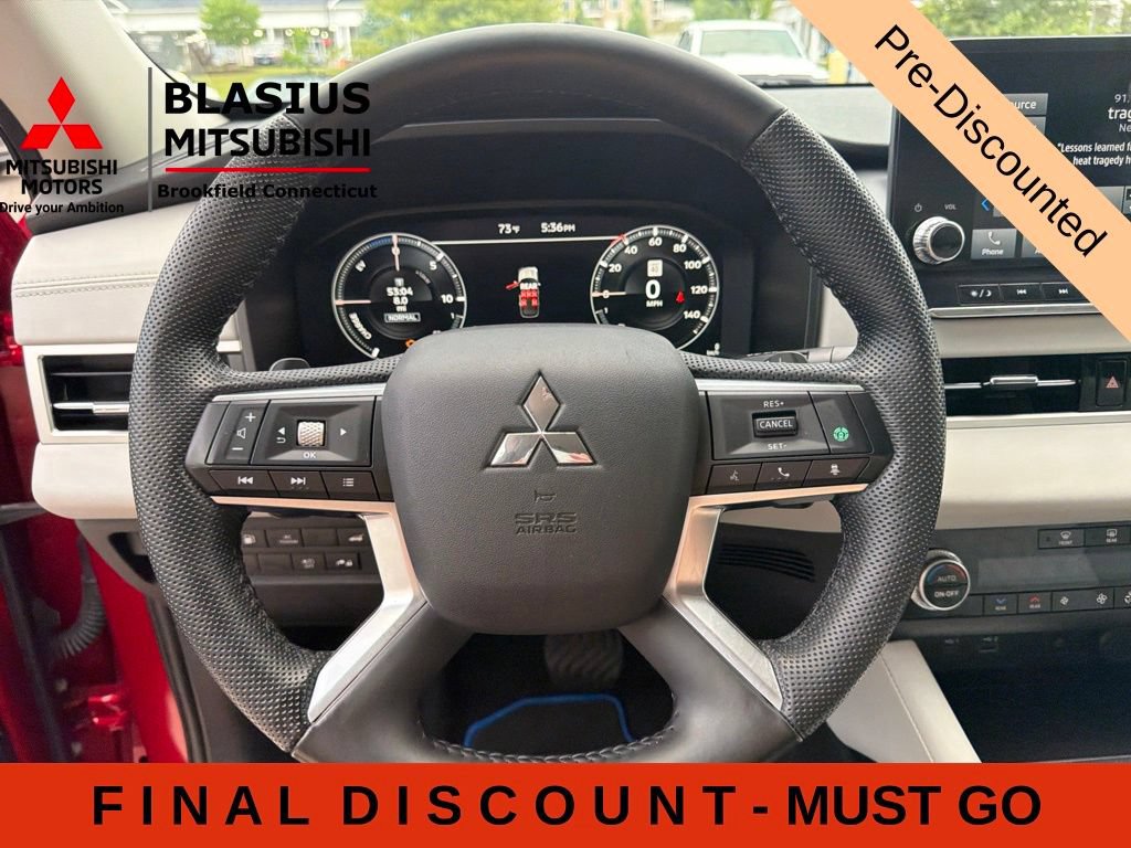 Used 2023 Mitsubishi Outlander SEL AWD/4WD image 29