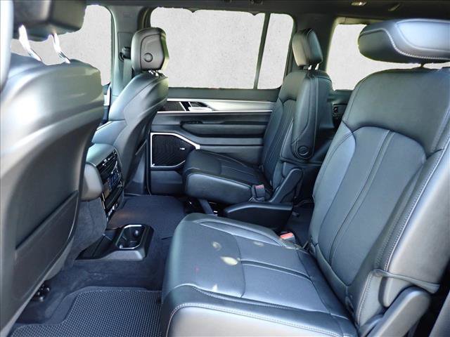 New 2026 Jeep Grand Wagoneer Limited AWD/4WD image 10