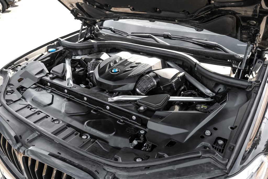 Used 2022 BMW X5 M50i w/ Executive Package image 58
