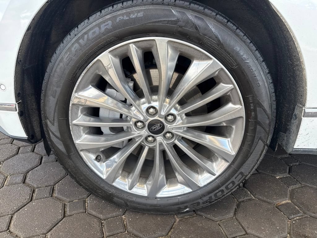Used 2021 Ford Edge Titanium w/ Equipment Group 301A AWD/4WD image 13