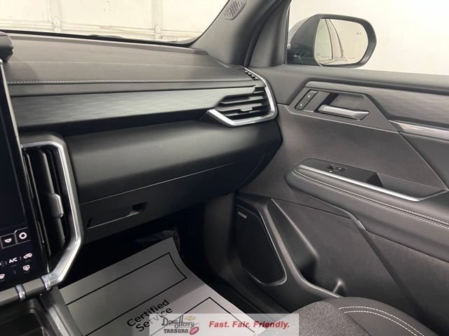 Used 2025 GMC Acadia Elevation FWD image 45