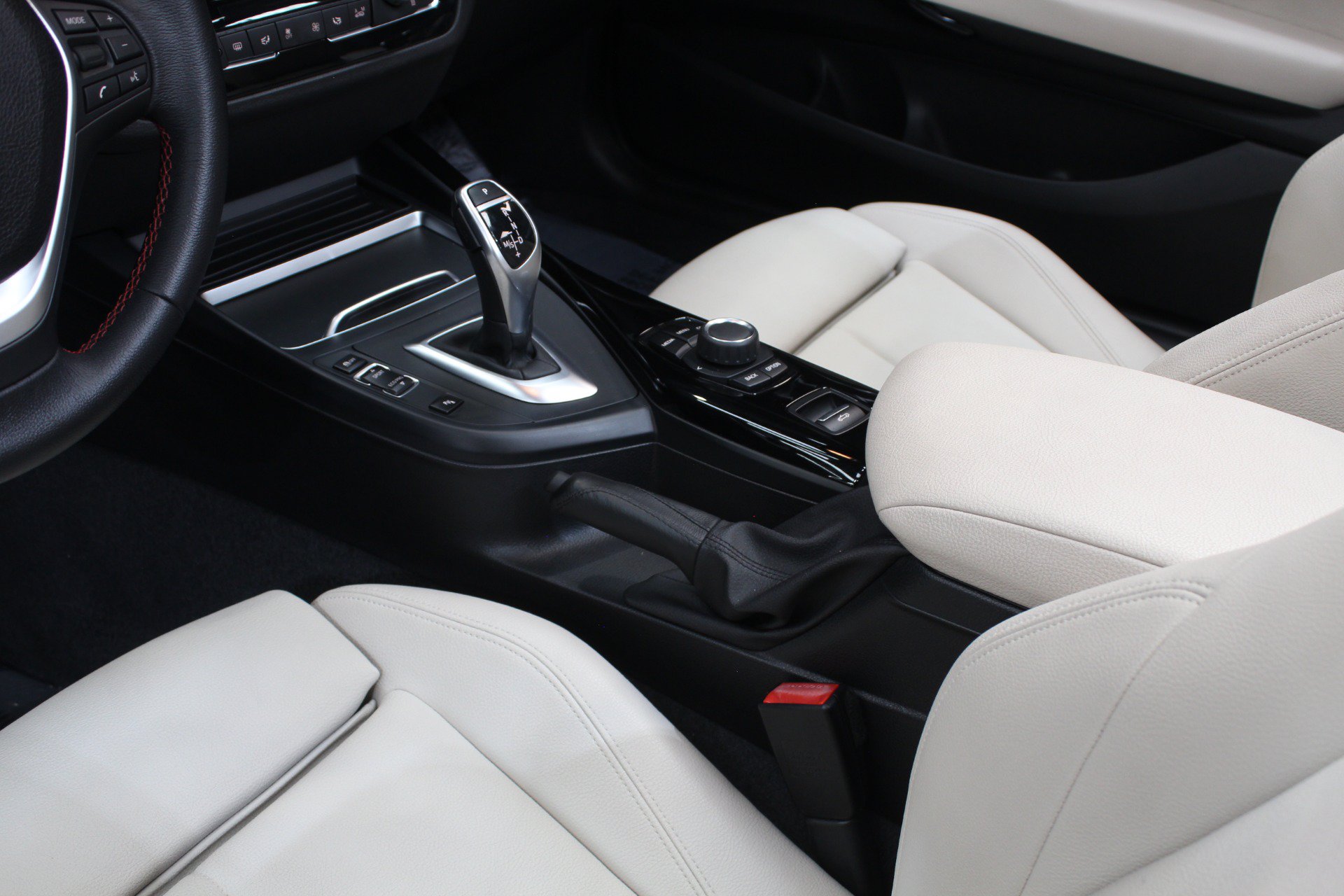 Used 2018 BMW 230i Convertible RWD image 33