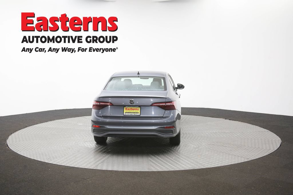 Used 2024 Volkswagen Jetta SE FWD image 32