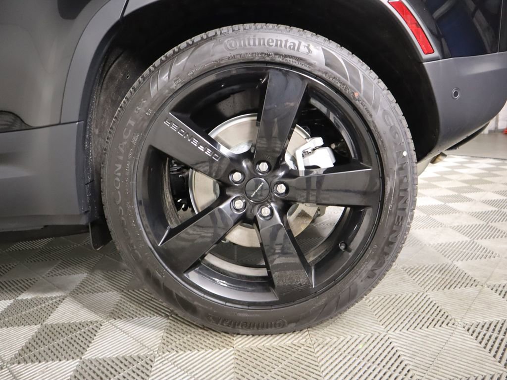 New 2026 Land Rover Defender 110 S image 31