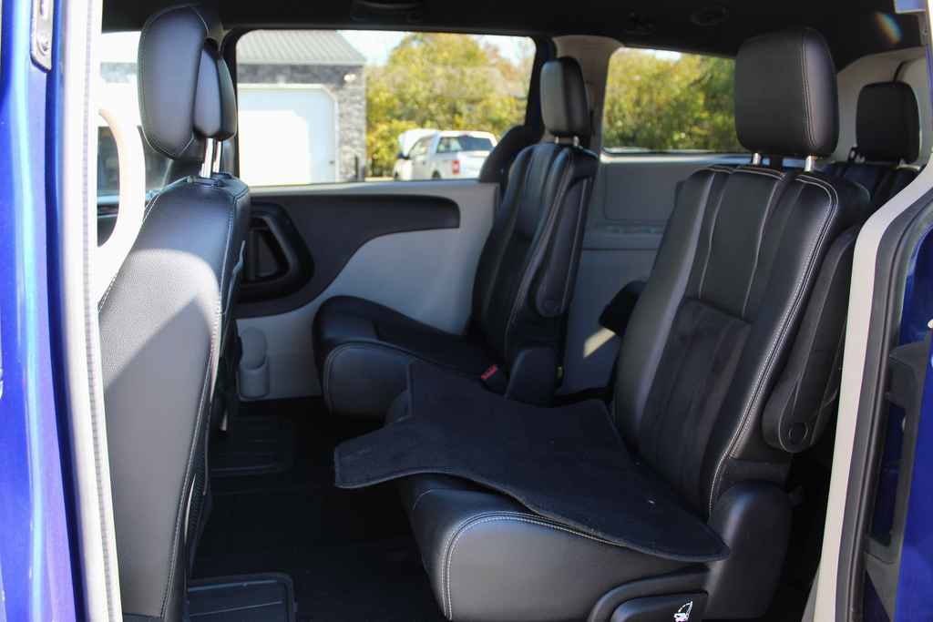 Used 2019 Dodge Grand Caravan SXT image 23