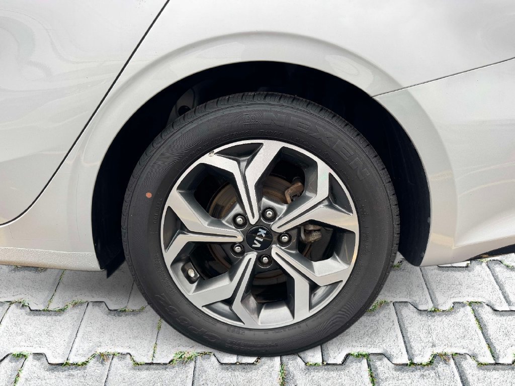Used 2021 Kia Forte LXS FWD image 8