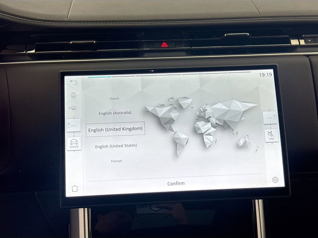 New 2026 Land Rover Range Rover Long Wheelbase SE image 14