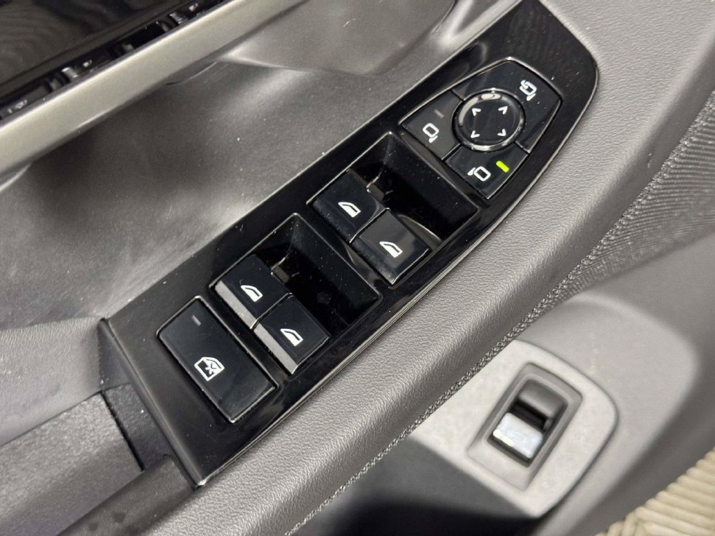 Used 2026 BMW 530i xDrive w/ Premium Package AWD/4WD image 17