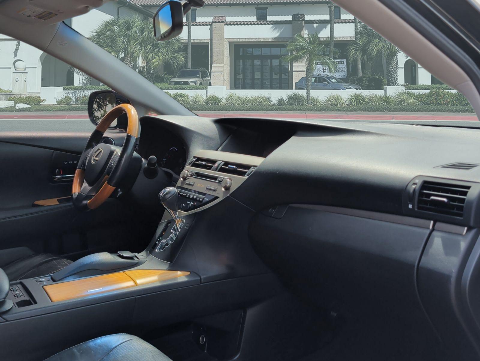 Used 2014 Lexus RX 450h FWD image 29