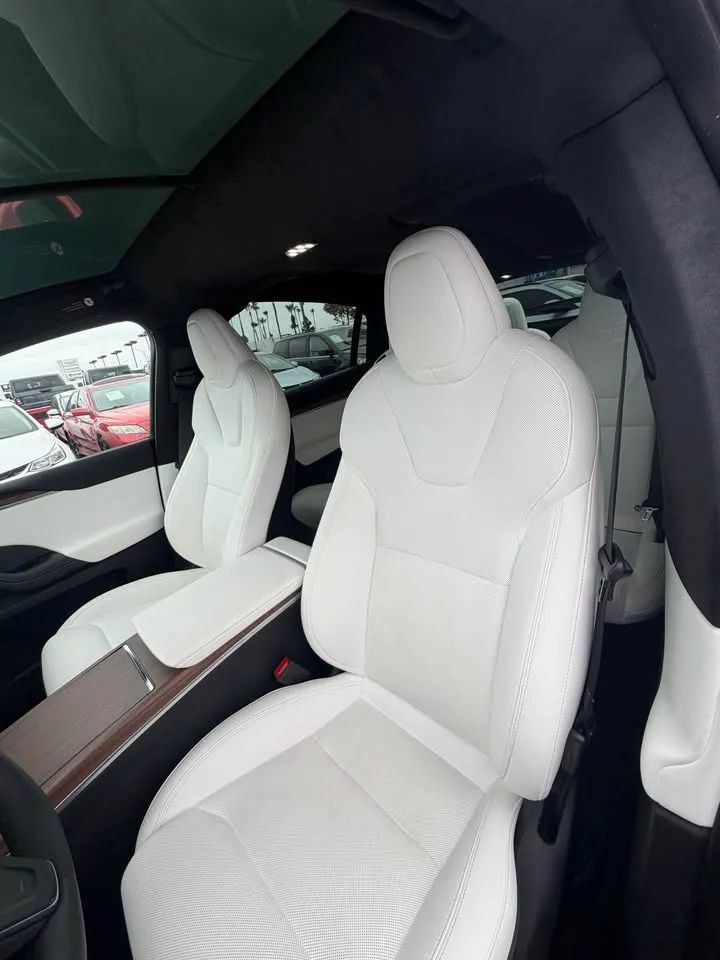 Used 2025 Tesla Model X AWD/4WD image 11