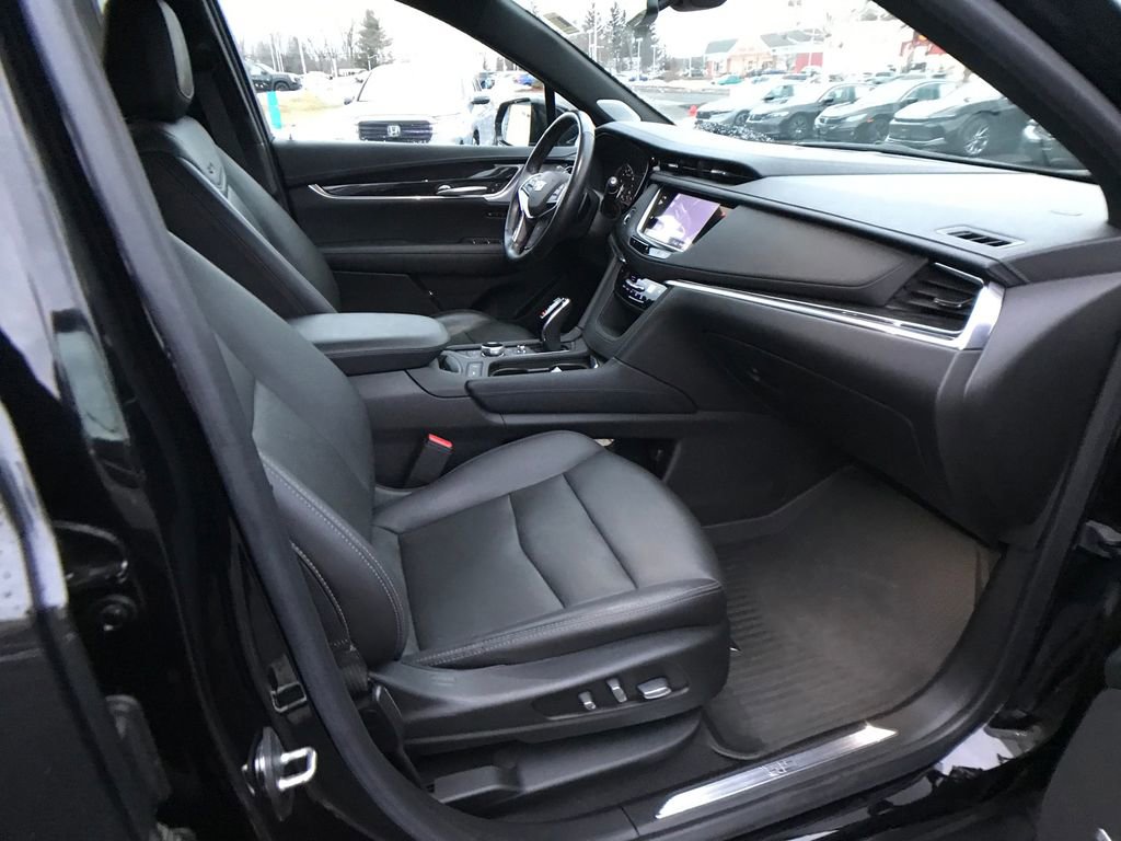 Used 2020 Cadillac XT5 Premium Luxury w/ LPO, Floor Liner Package image 9
