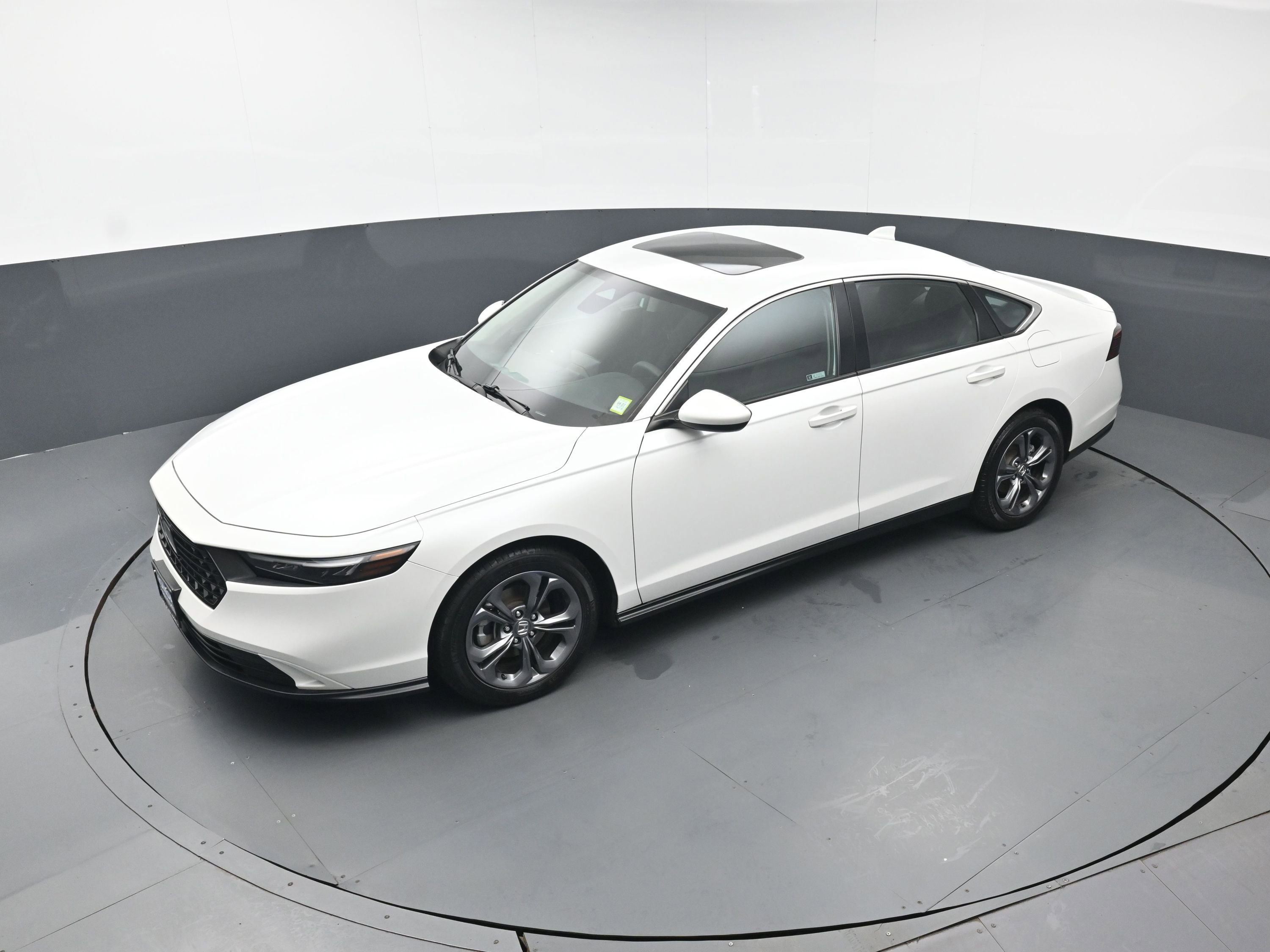 Certified 2023 Honda Accord EX image 35