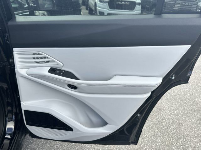 New 2026 Jeep Cherokee Overland image 16