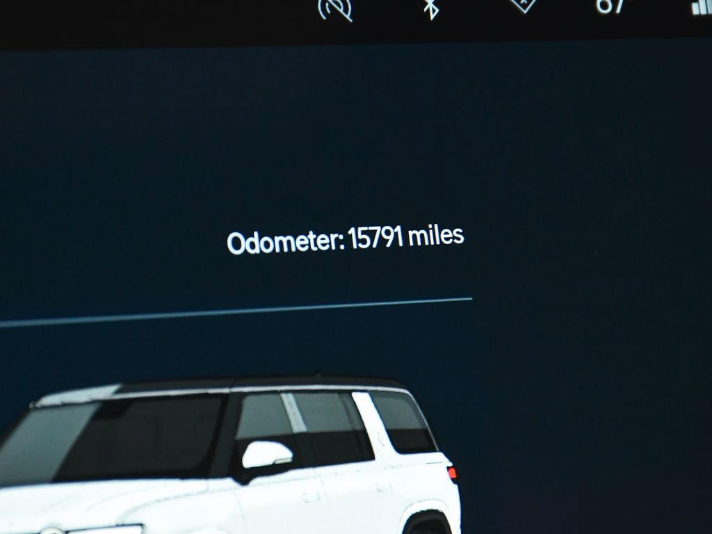 Used 2022 Rivian R1S Launch Edition image 22