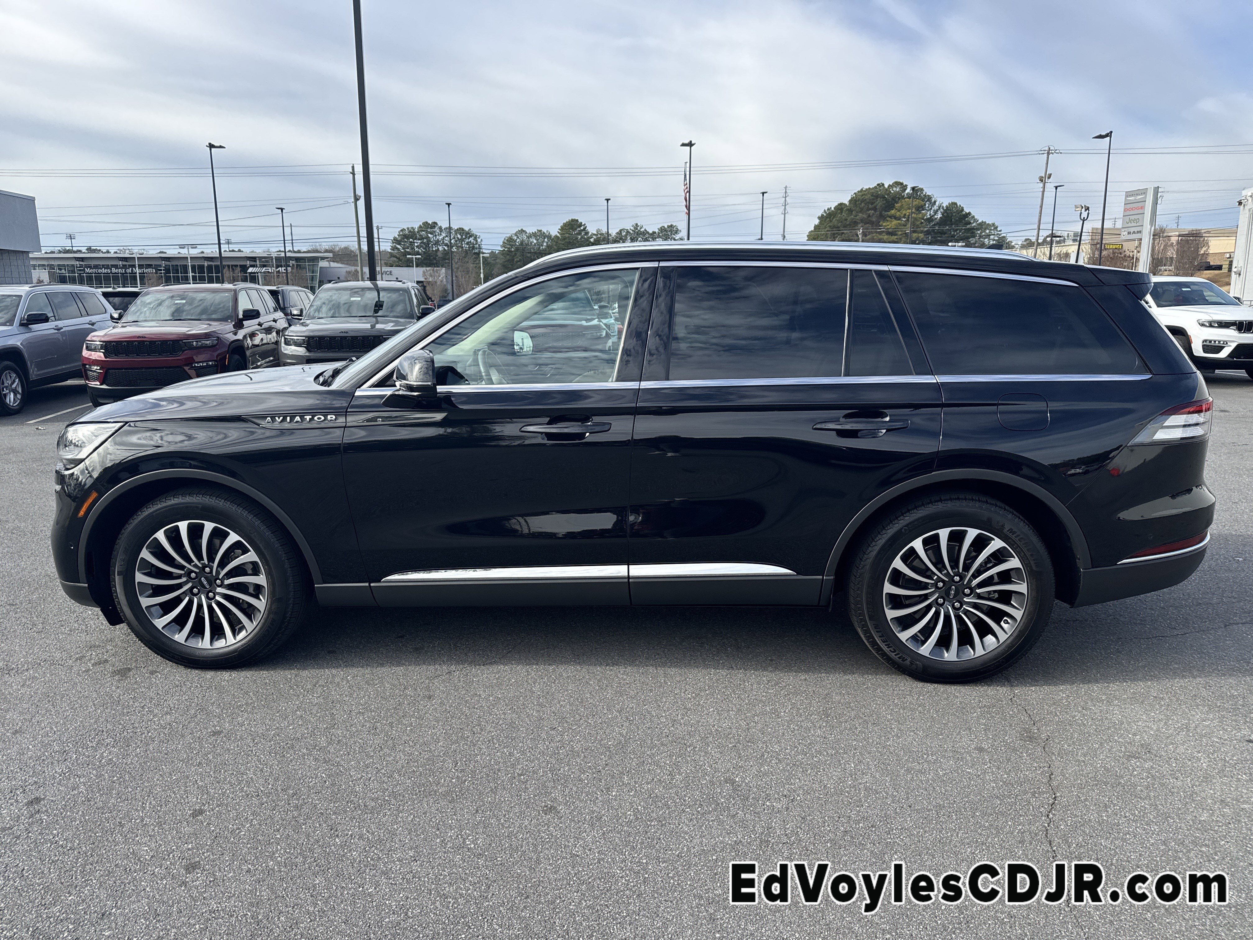Used 2023 Lincoln Aviator Reserve w/ Equipment Group 201A image 6