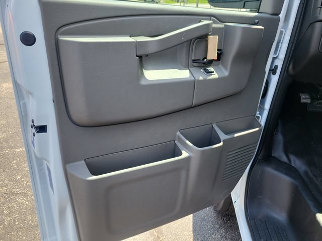 New 2026 GMC Savana 2500 w/ Driver Convenience Package RWD image 21