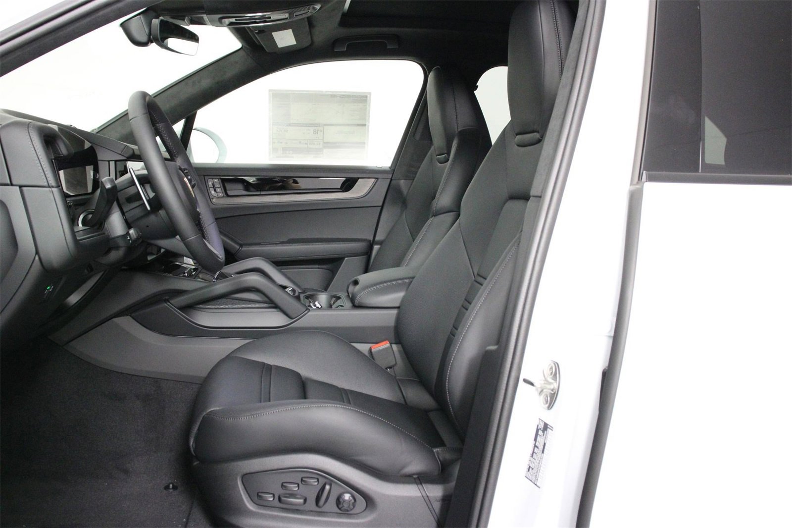 New 2026 Porsche Cayenne GTS image 5