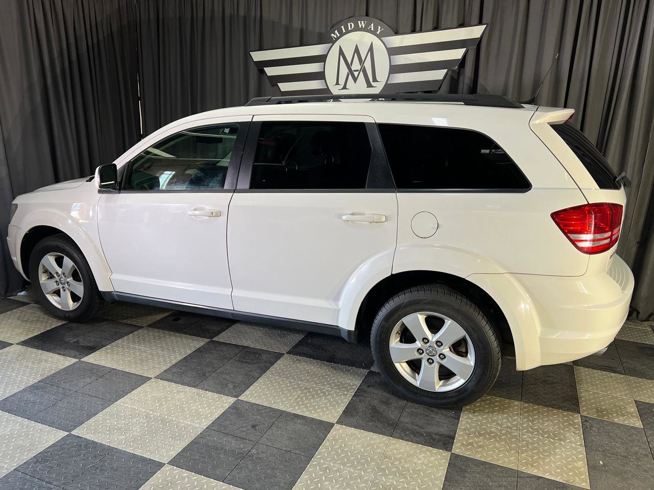 Used 2010 Dodge Journey SXT w/ Flexible Seating Group image 12