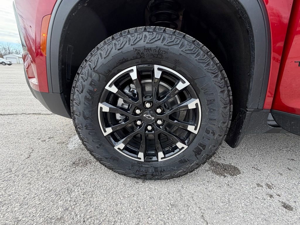 Used 2025 Chevrolet Traverse Z71 w/ Driver Confidence Package image 24