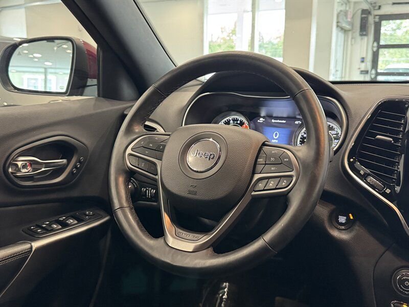 Used 2019 Jeep Cherokee High Altitude image 29