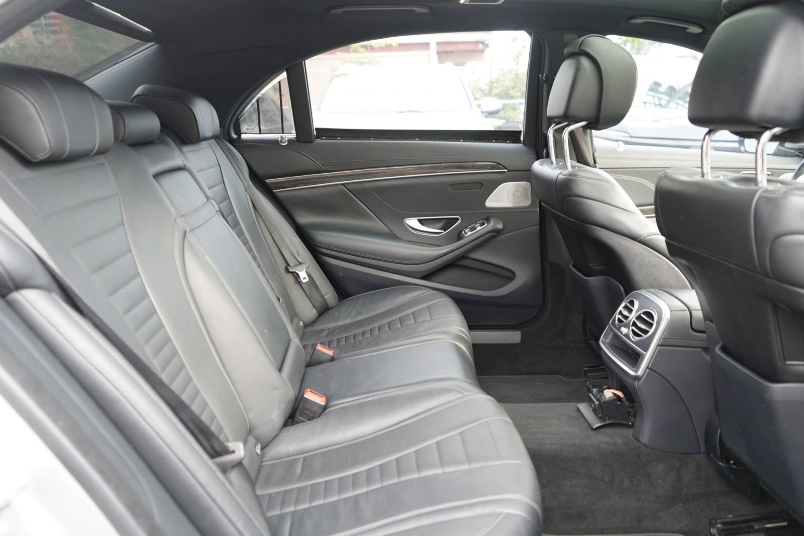 Used 2018 Mercedes-Benz S 560 Sedan image 21
